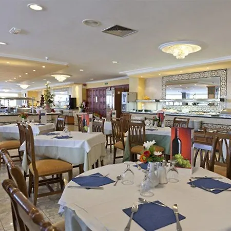 蒙特卡洛集团酒店 4* 坎皮卡福特