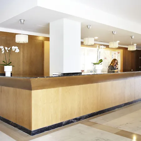 蒙特卡洛集团酒店 酒店