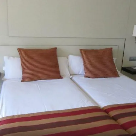 蒙特卡洛集团酒店 4*